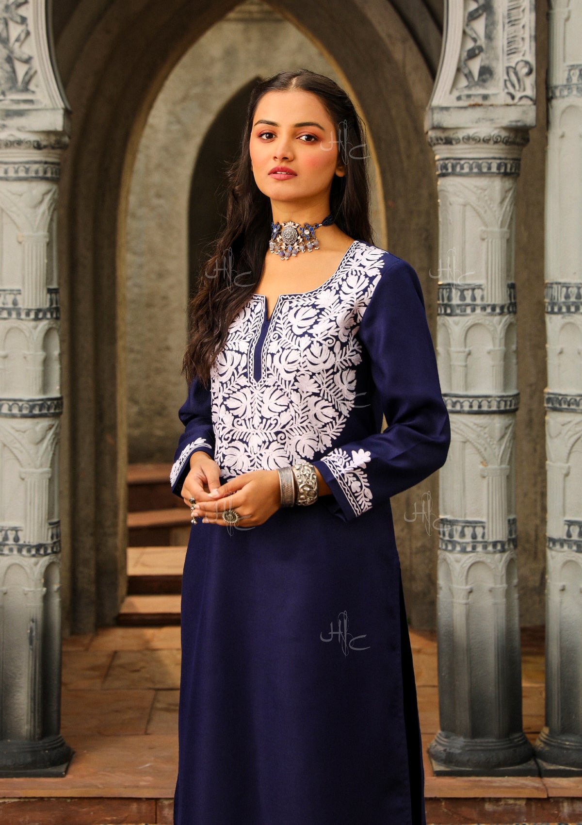 HOC Crafts Aari Woollen Straight Kurta Set, Blue
HOC Crafts Aari Woollen Straight Kurta Set, Blue