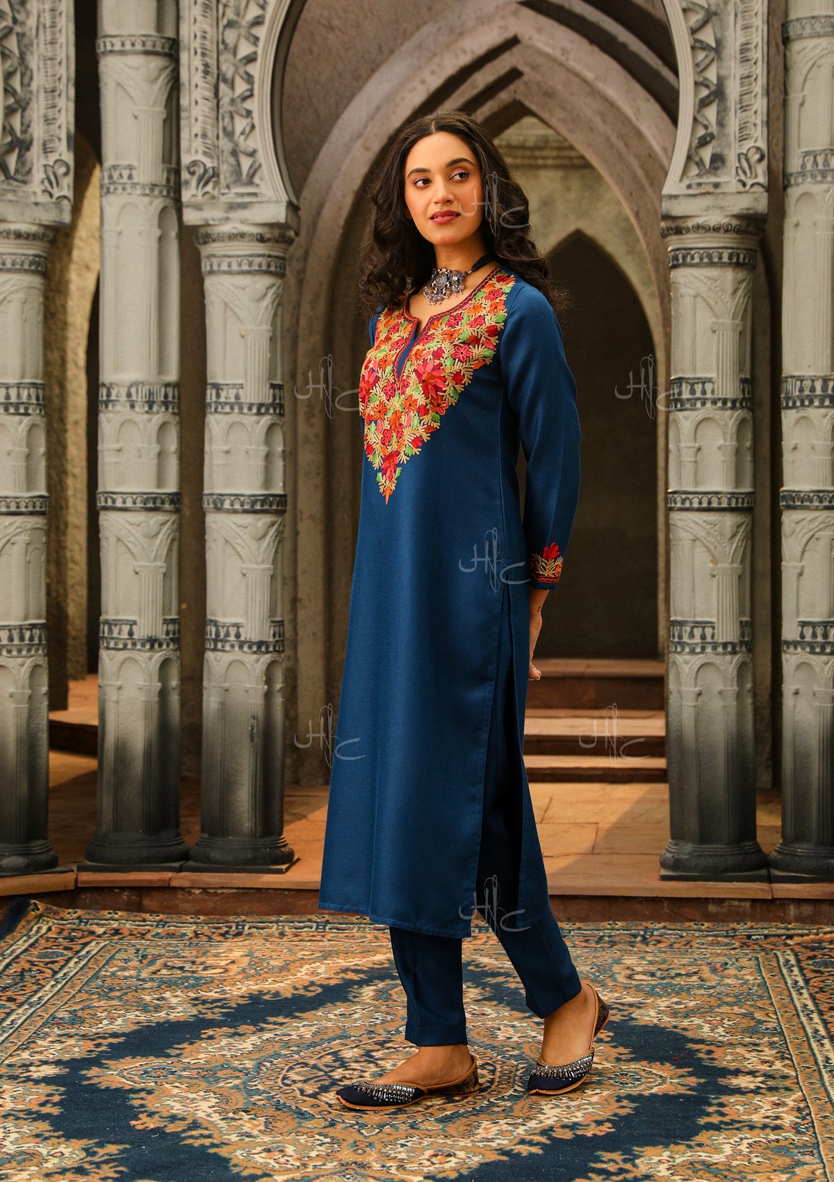 HOC Crafts Aari Woollen Straight Kurta Set- Blue
HOC Crafts Aari Woollen Straight Kurta Set- Blue