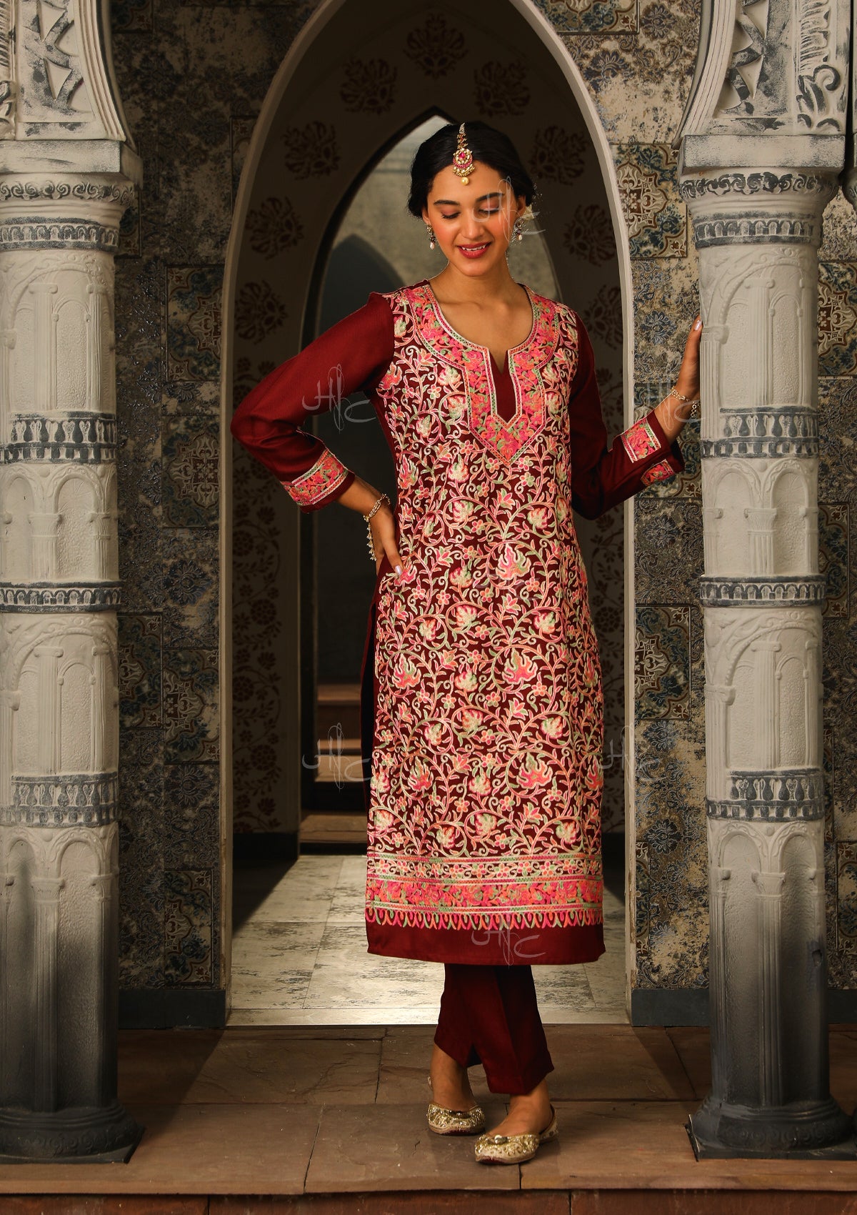 HOC Crafts Aari Woollen Straight Kurta Set with Dupatta-Maroon
HOC Crafts Aari Woollen Straight Kurta Set with Dupatta-Maroon