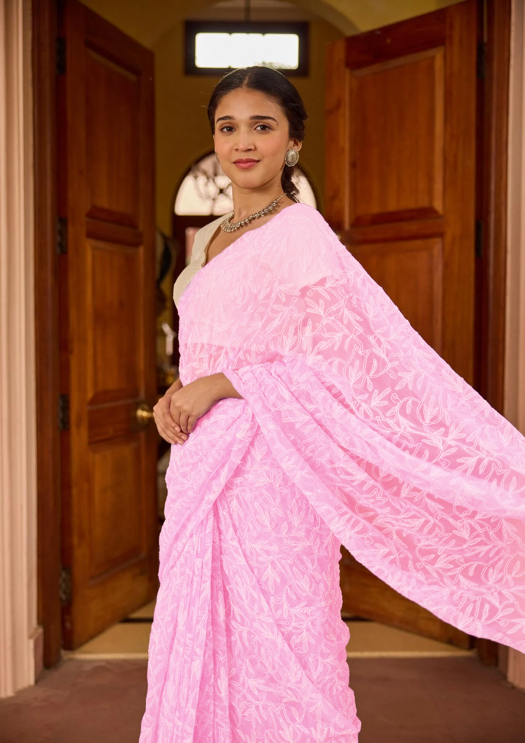 Georgette Handwork Chikankari Tepchi Jaal Work Solid Women's Saree Light Pink