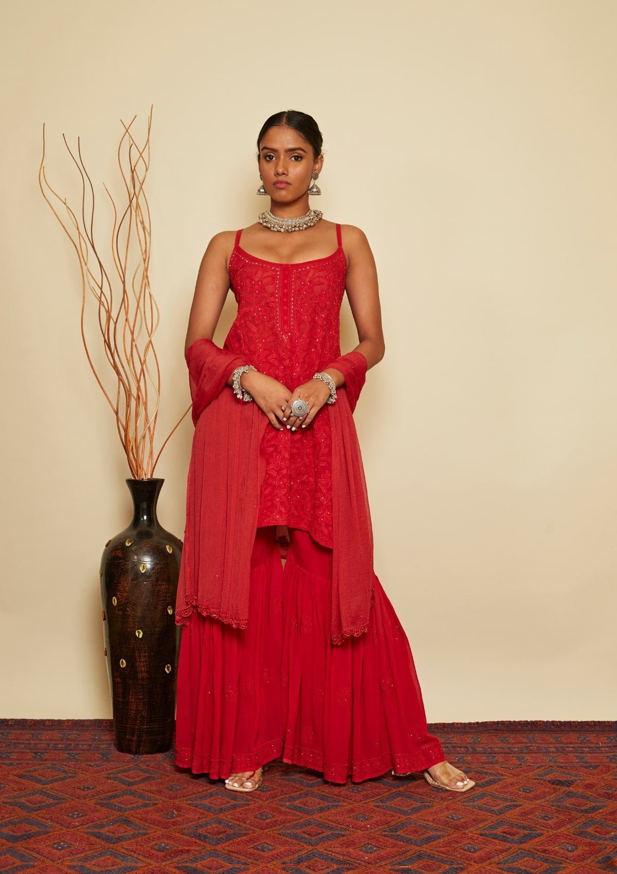 Shruti Haasan displays funky, yet Indian fashion | India Forums